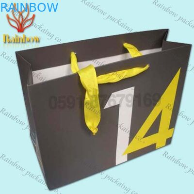 Dostosowane torby papierowe na zakupy do kosmetyków ze skręconym uchwytem