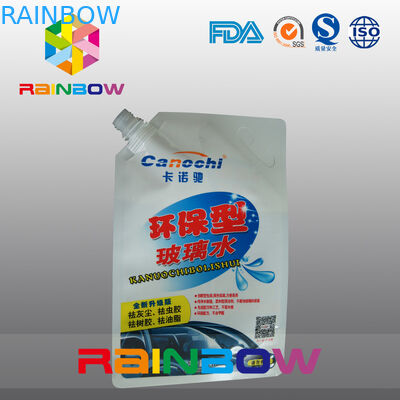 Opakowanie z wylewaną wylewką laminowaną z otworem na płyn do spryskiwaczy przedniej szyby