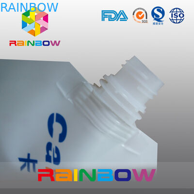 Opakowanie z wylewaną wylewką laminowaną z otworem na płyn do spryskiwaczy przedniej szyby