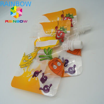 Woreczki z przezroczystą wylewką z napojem, plastikowy pojemnik na stojąco z wylewem