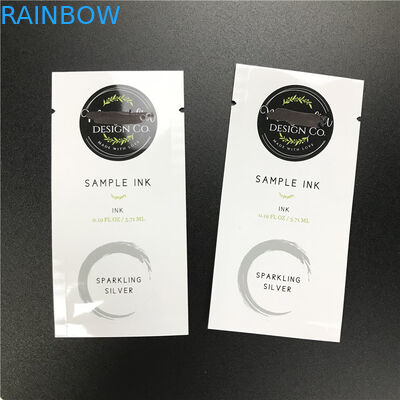 Indywidualne jednorazowe małe woreczki na próbki do mycia twarzy Serum do oczu Trójstronnie uszczelniona saszetka do produktów do makijażu