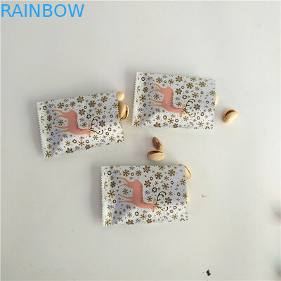 Mała pusta saszetka z białkiem kawy z cukrem w proszku z tyłu zamykana torebka na ciastka