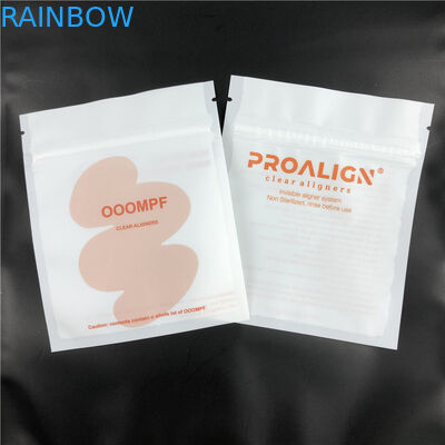 Matowe czarne szelki Aligners Płaskie torby Mylar Ziplock Przezroczysty przód na akcesoria do zębów