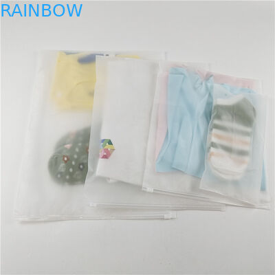 Fabryka hurtowa przezroczyste plastikowe koszulki ubrania worek opakowaniowy ze ślizgającym się zamkiem i hakem