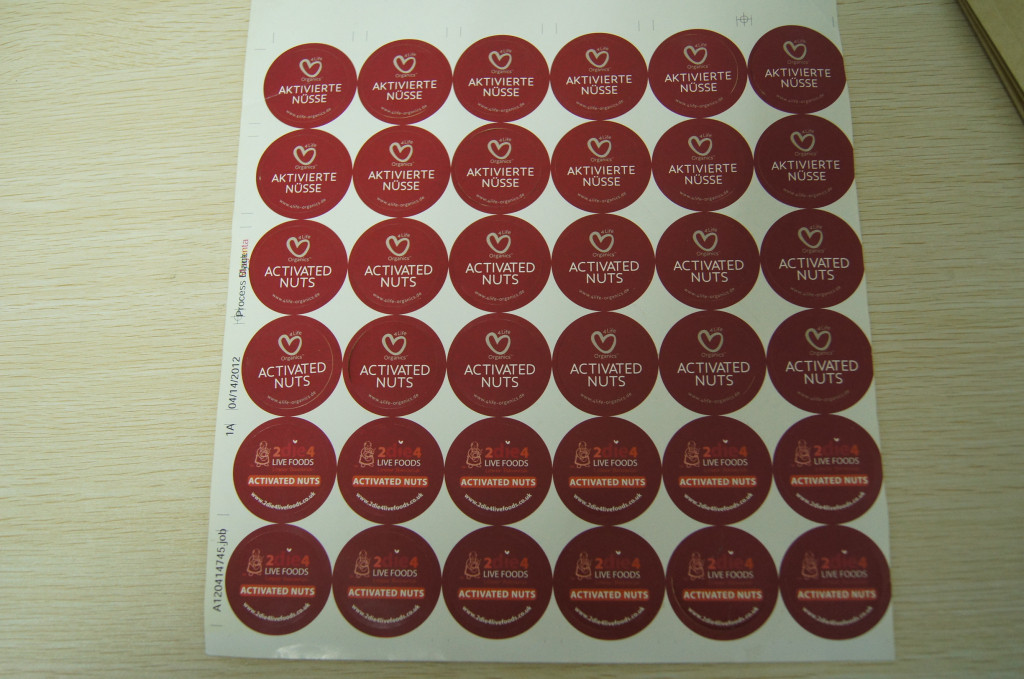 Opakowanie z okrągłym pakiem termokurczliwym, etykiety samoprzylepne do nakrętek aktywowanych