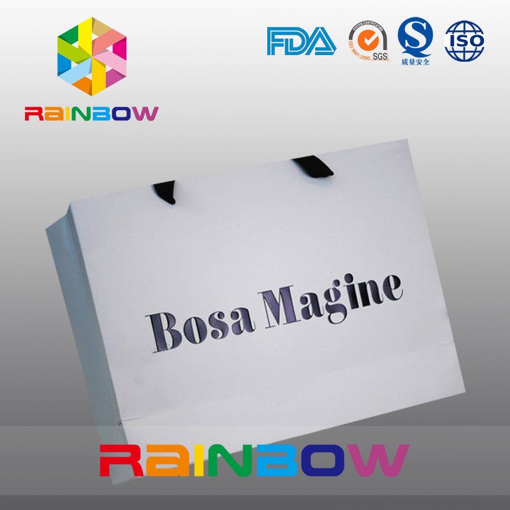 Ekologiczne, dostosowane torby papierowe z uchwytem do pakowania odzieży