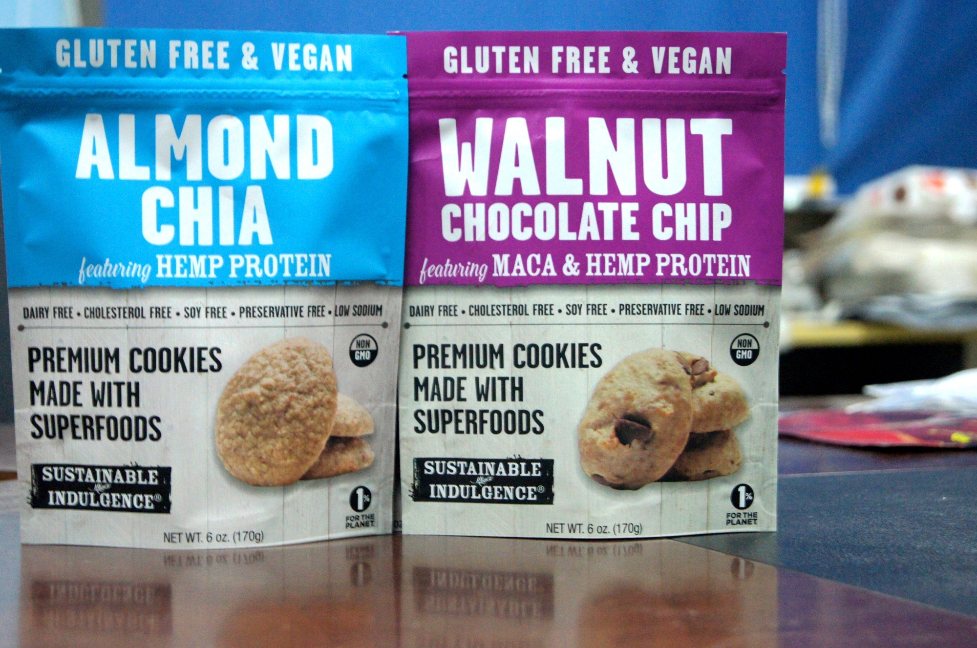 Pojemnik na saszetki z napisem "Vivid Print Foil Line" z funkcją pakowania w folię foliową / torebkę Doypack Mylar Zipper