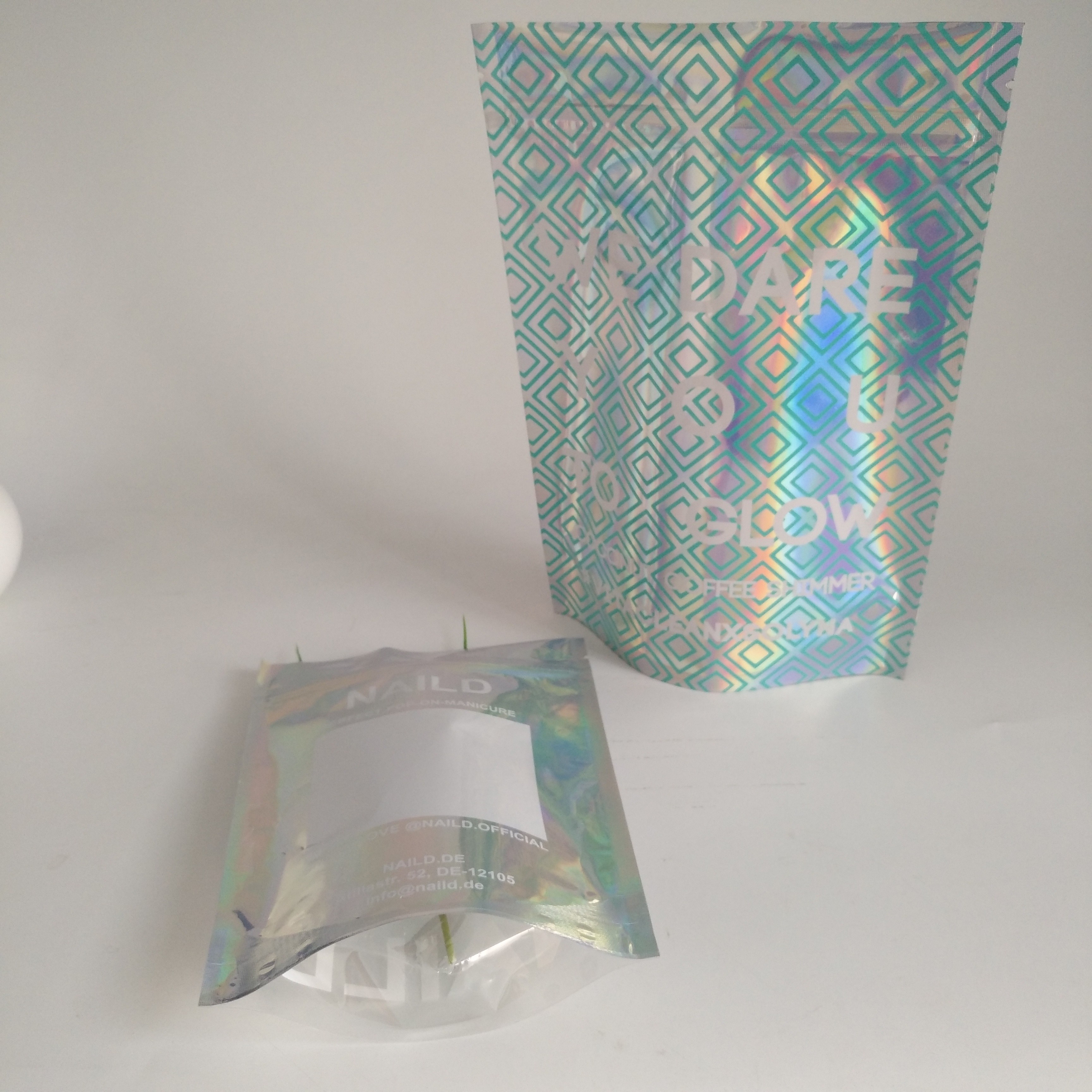 Plastikowe opakowanie na przekąskę Holographic Tear Mniam Mylar Bag Laser Line