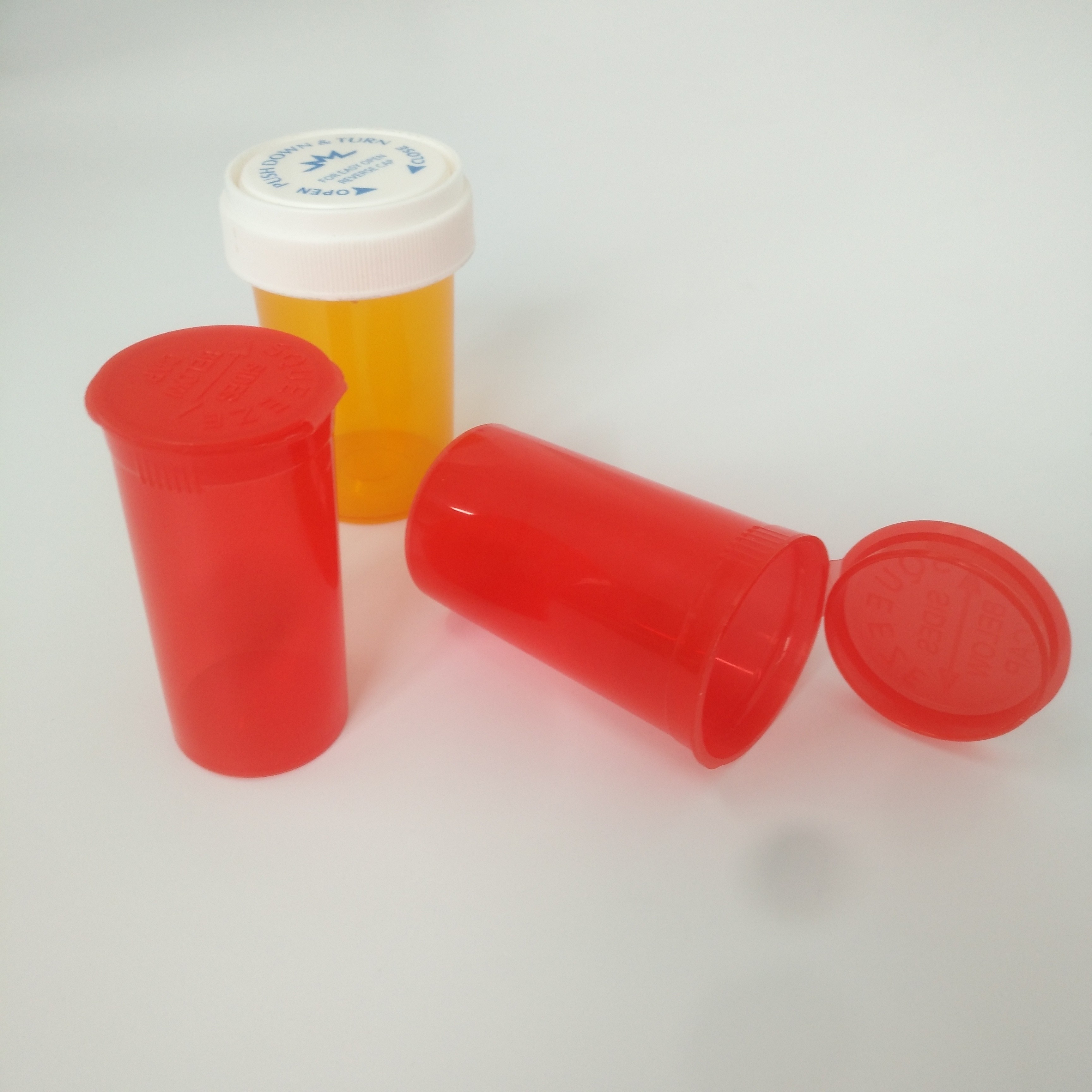 pojemniki z tworzyw sztucznych zabezpieczone przed dziećmi do opakowań chemicznych