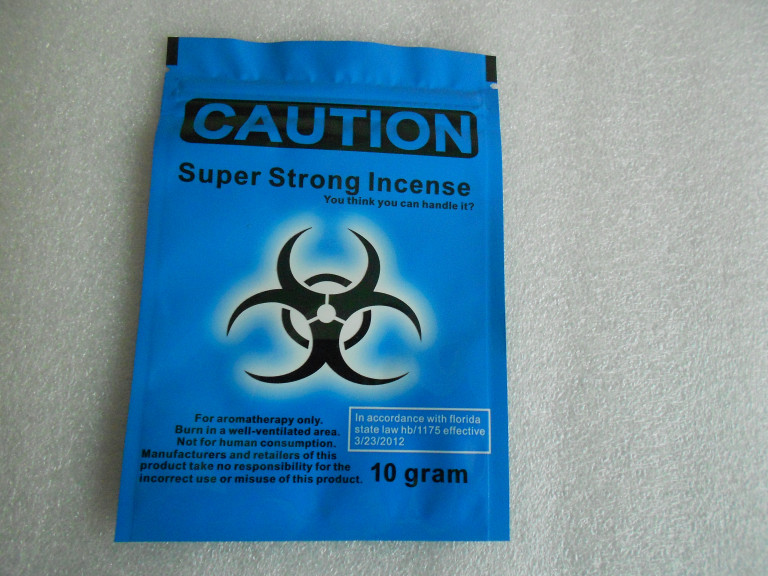 Woreczek z laminowanego materiału: wklęsłodruk z okrągłym otworem do zawieszania