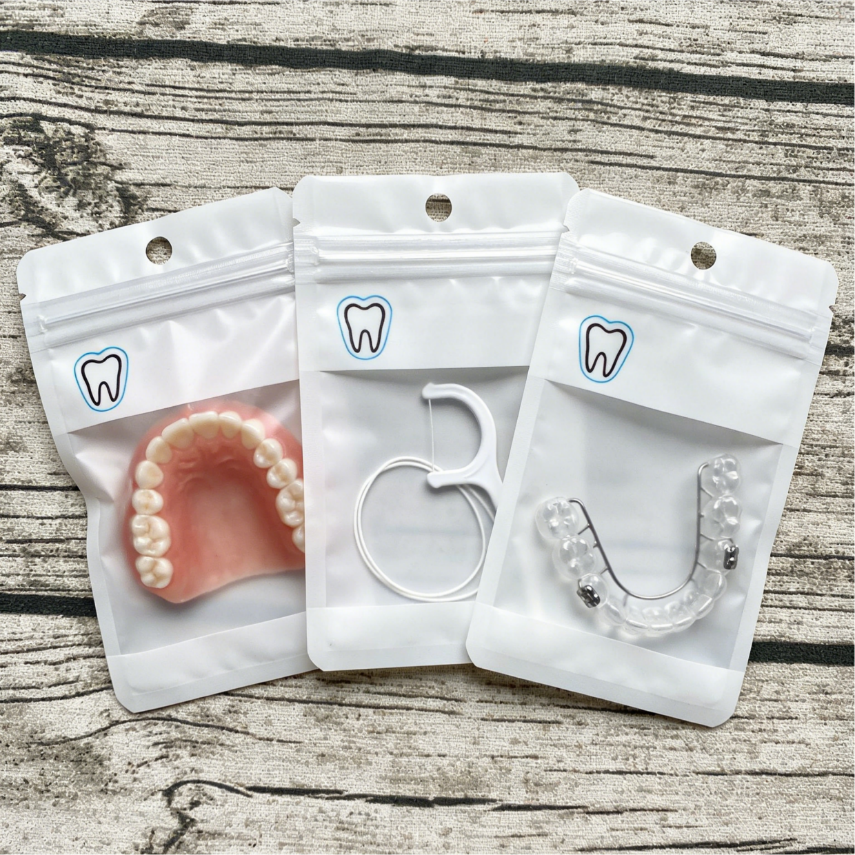 Niestandardowe płaskie zamki zamkowe Mylar One Side Transparent Zipper Retainers For False Tooth Clear Aligner Packaging Bag
