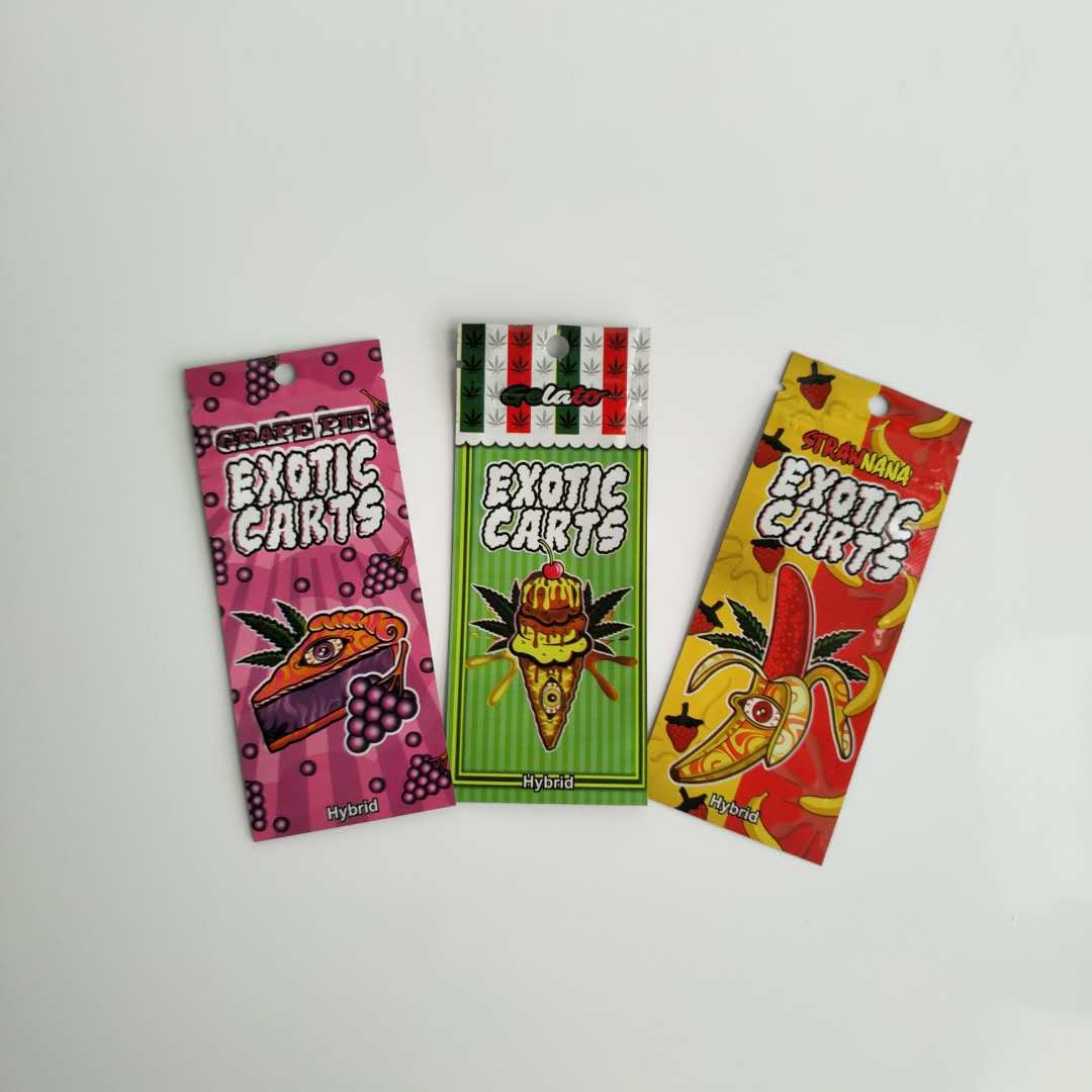 Worek zapakowany w plastikową torebkę z trzema bocznymi kieszeniami