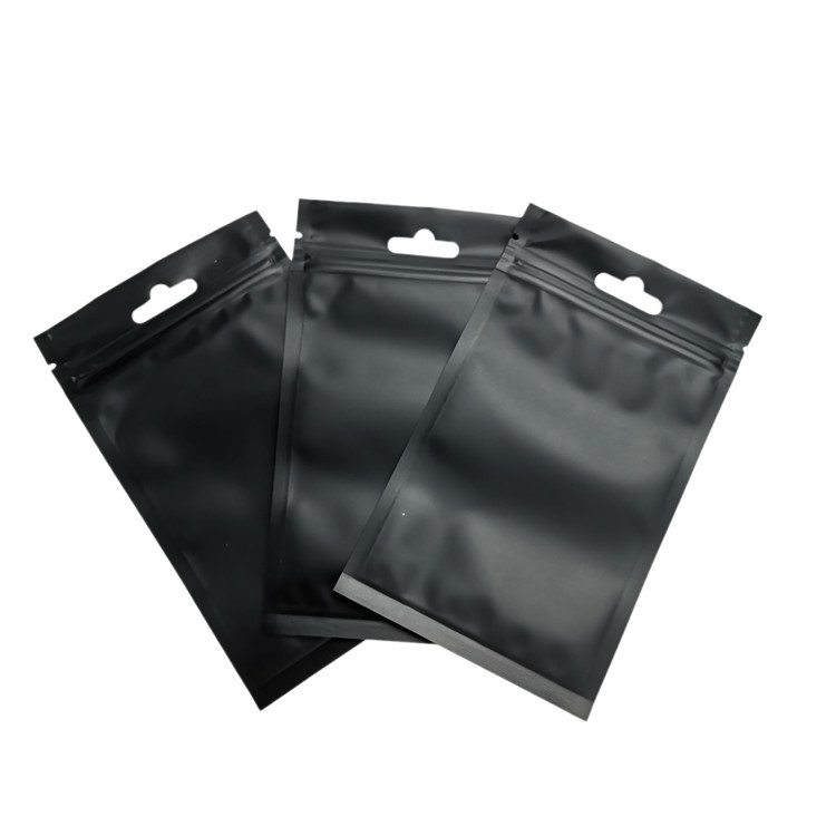 Kosmetyczka z matowym wykończeniem na zamek błyskawiczny