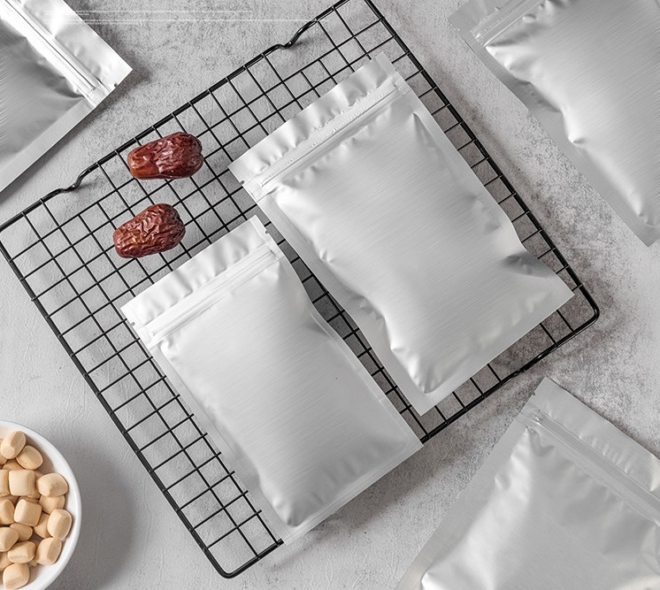 Małe torebki foliowe z zamkiem błyskawicznym Mylar z trzema uszczelkami bocznymi Odporne na zapachy z nadrukiem na zamówienie