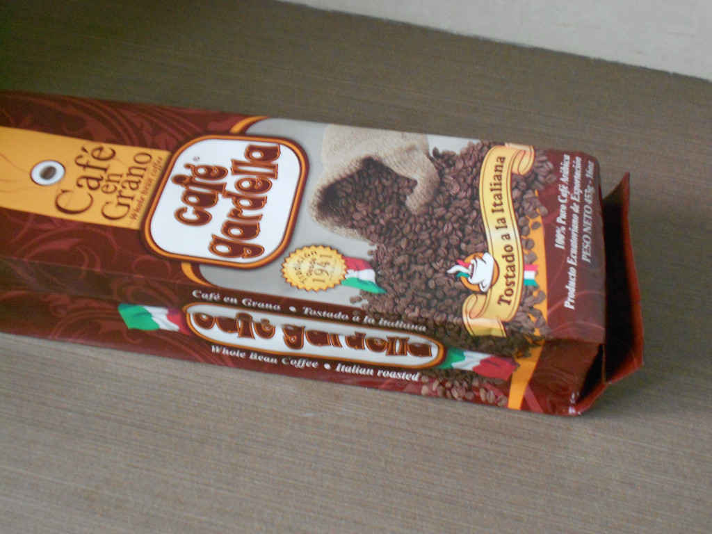 Torba z aluminiowej torebki z ziarnami kawy, matowa folia z brązowej folii